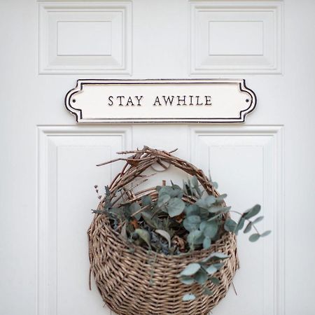 Le Petit Guesthouse -King Bed Walk To Whitworth Nine Mile Falls Екстериор снимка