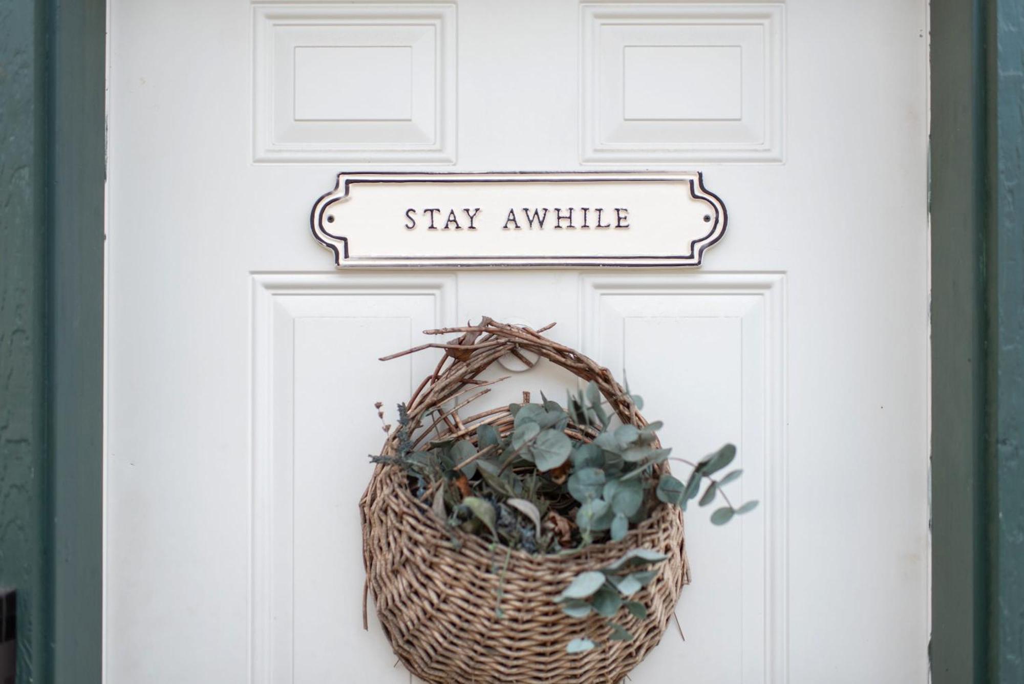 Le Petit Guesthouse -King Bed Walk To Whitworth Nine Mile Falls Екстериор снимка